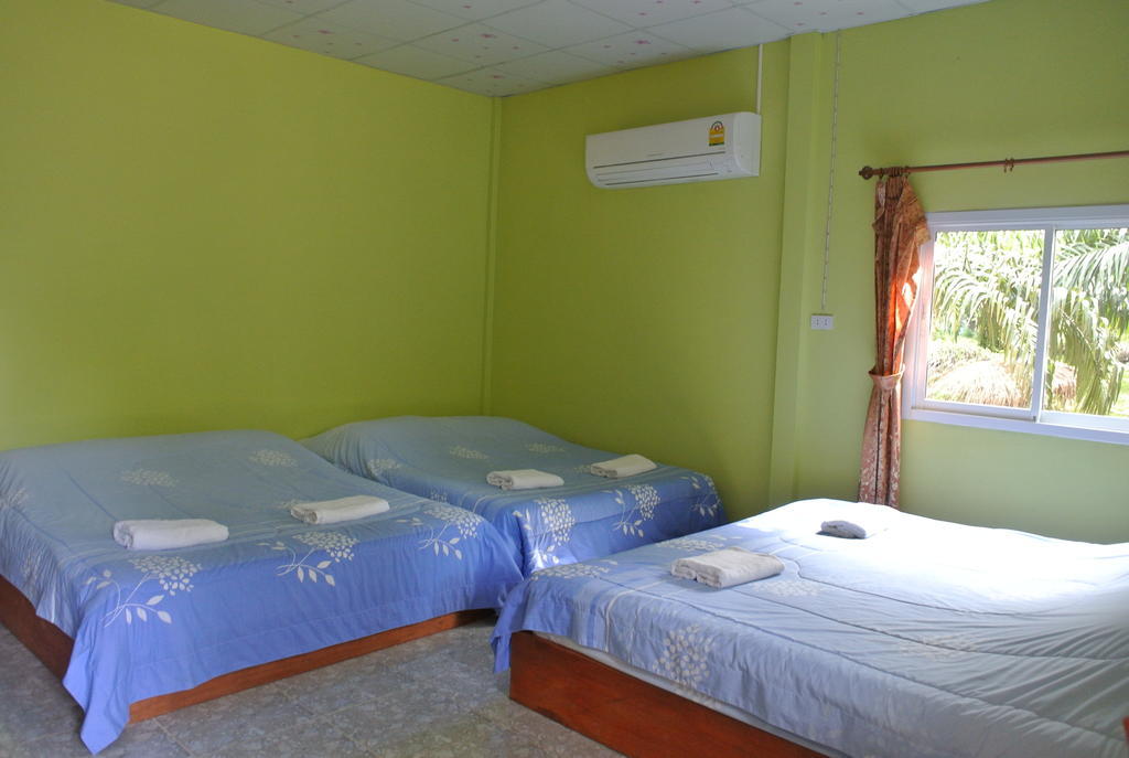 Bantatuk Resort & Restaurant Ban Tha Khun Phòng bức ảnh
