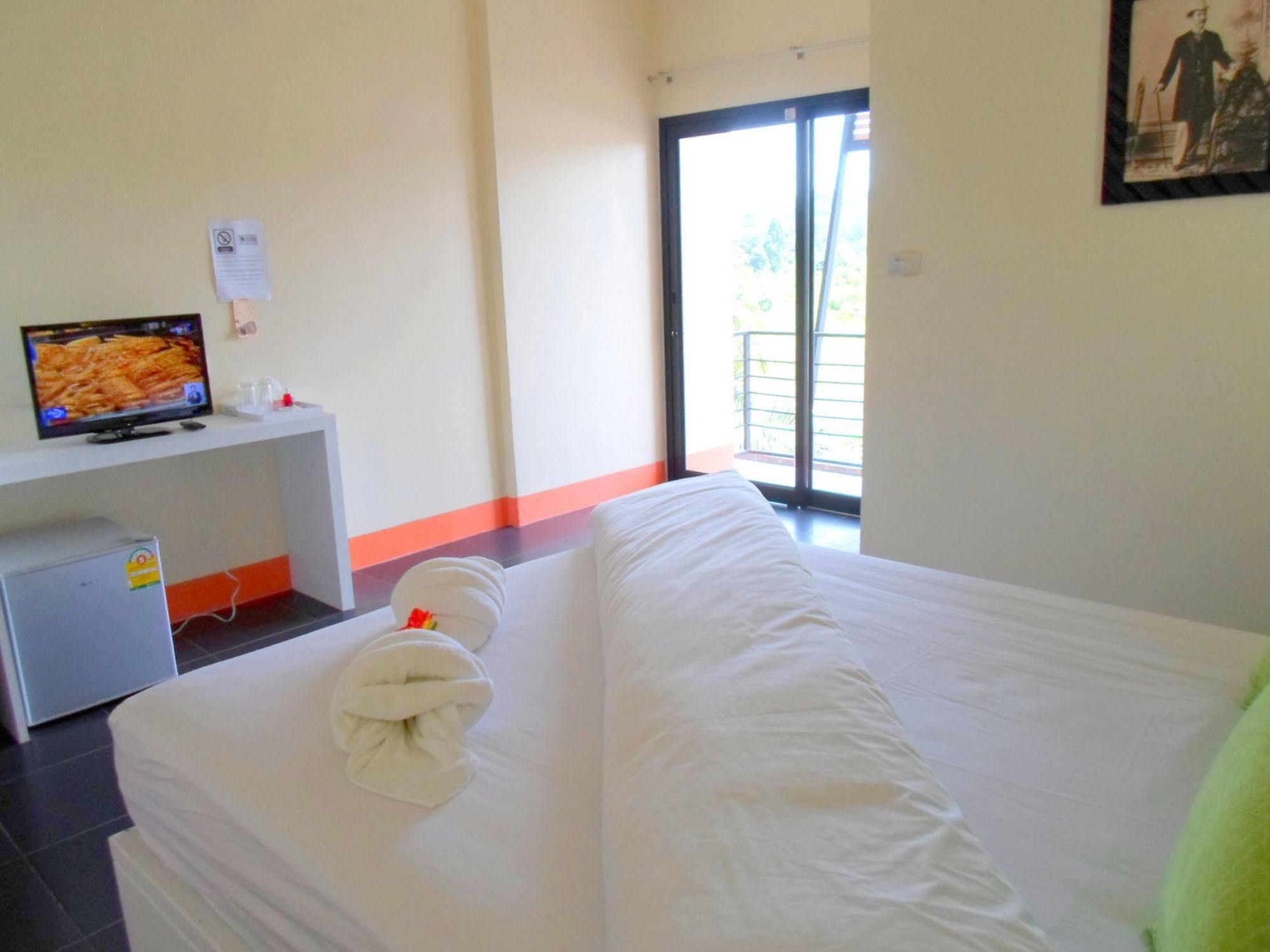 Bantatuk Resort & Restaurant Ban Tha Khun Ngoại thất bức ảnh