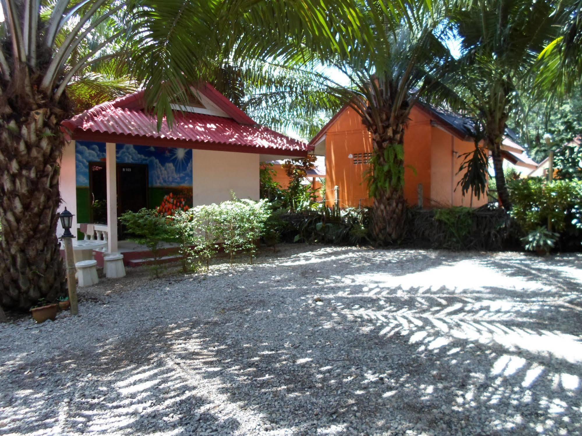 Bantatuk Resort & Restaurant Ban Tha Khun Ngoại thất bức ảnh